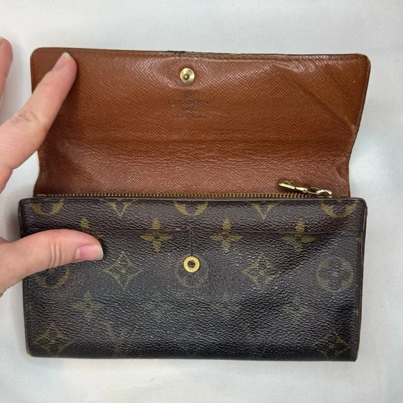 Louis Vuittton Monogram Sarah Long Wallet - Excellent Interior - Picture 9 of 15